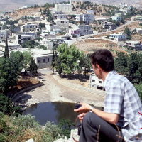 نمای یکی از شهرهای لبنان و شهید باقری 